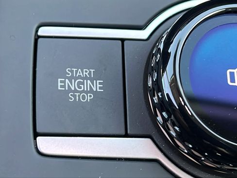 New 2026 Volkswagen Tiguan SE image 17