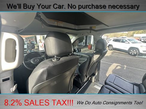 Used 2016 Mercedes-Benz Metris Passenger image 4