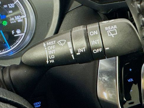 Used 2021 Toyota Venza Limited image 13