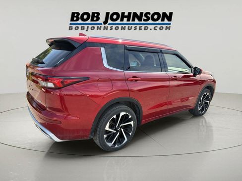Used 2023 Mitsubishi Outlander SEL AWD/4WD image 3