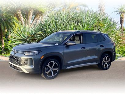 New 2025 Volkswagen Tiguan SE