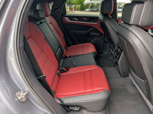 New 2026 Porsche Cayenne Coupe AWD/4WD image 23