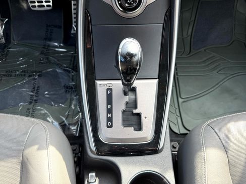 Used 2013 Hyundai Elantra SE image 13