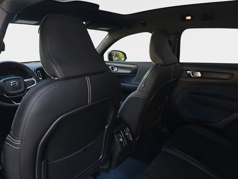 Used 2022 Volvo C40 P8 Recharge Ultimate image 13