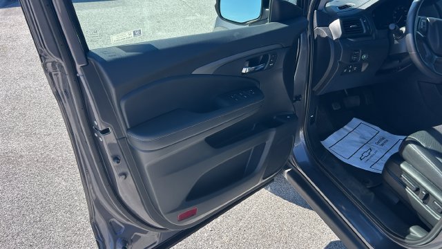 Used 2025 Honda Ridgeline RTL image 16