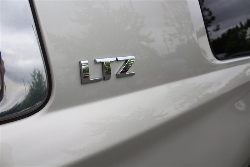 Used 2016 Chevrolet Suburban LTZ AWD/4WD image 38