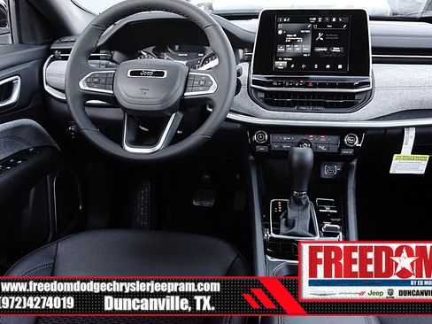 New 2026 Jeep Compass Latitude image 17