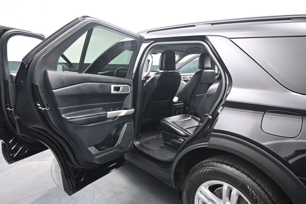 Certified 2023 Ford Explorer XLT w/ Equipment Group 202A RWD image 16