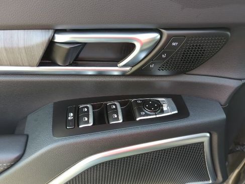 Used 2024 Kia Telluride SX Prestige w/ Towing Package image 18