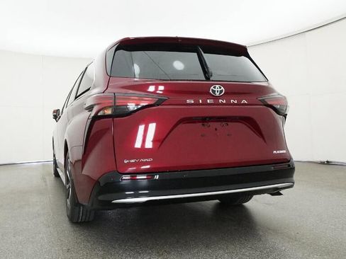 New 2026 Toyota Sienna Platinum image 22