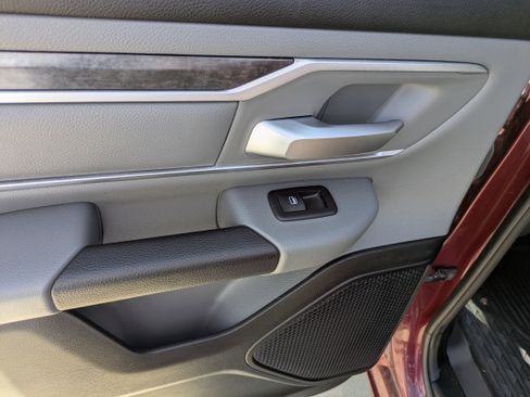 Used 2019 RAM 1500 Big Horn image 9