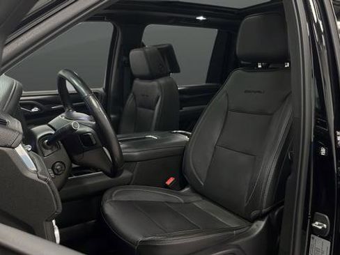 Used 2021 GMC Yukon XL Denali w/ Denali Premium Package AWD/4WD image 9