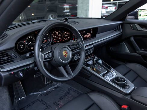 Certified 2022 Porsche 911 Carrera RWD image 4