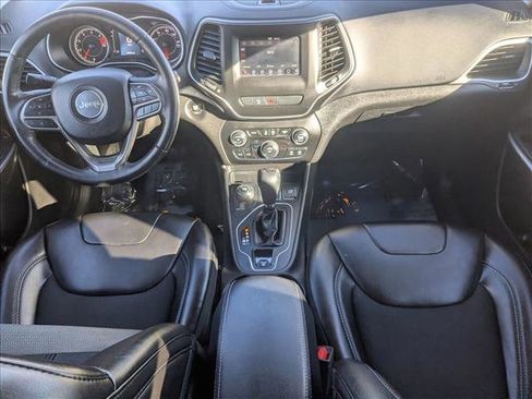 Used 2019 Jeep Cherokee Latitude Plus w/ Cold Weather Group image 16