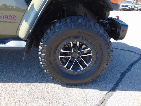 Used 2025 Jeep Wrangler Unlimited Rubicon image 27