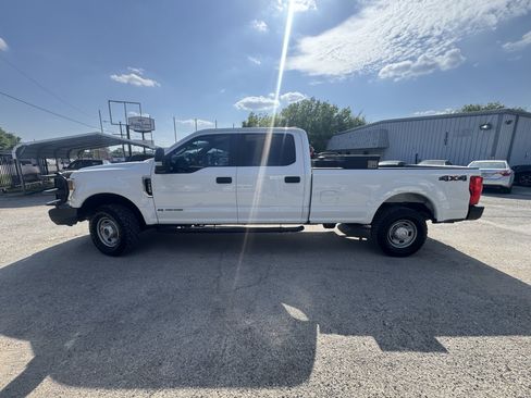 Used 2022 Ford F250 XL w/ Power Equipment Group AWD/4WD image 8