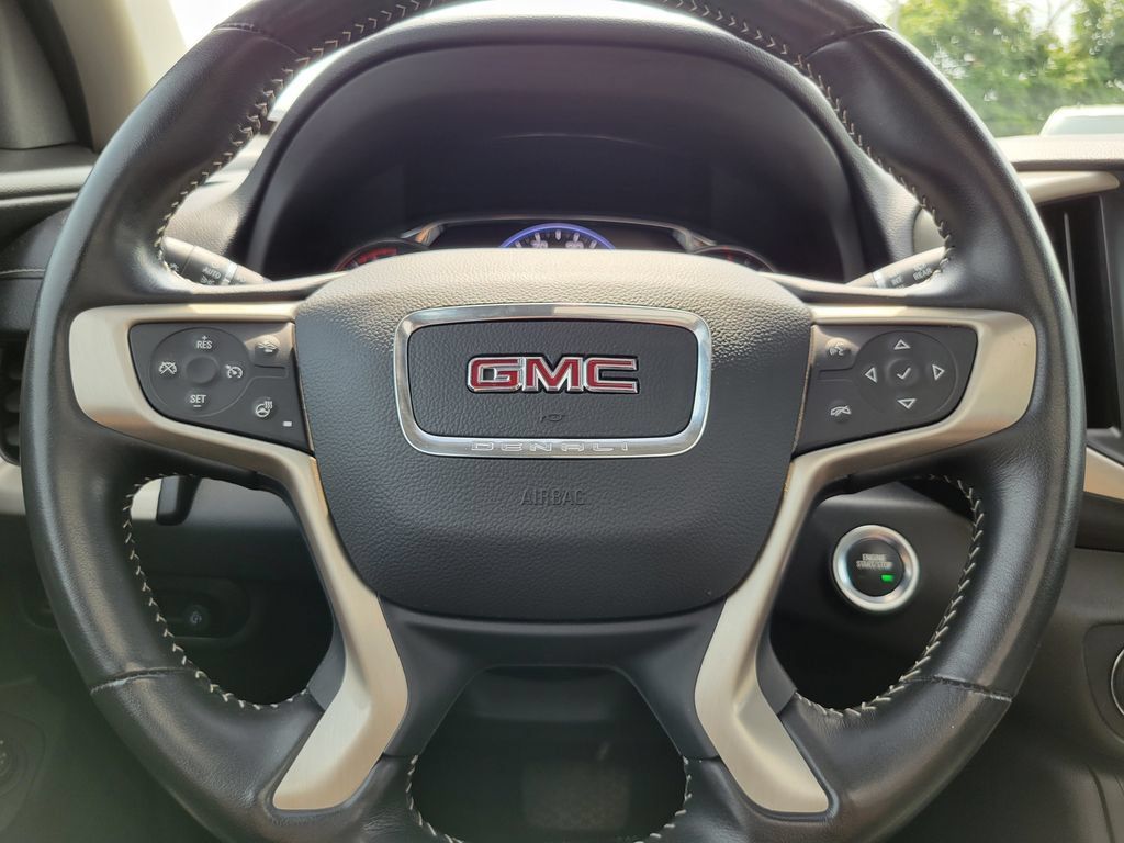 Used 2022 GMC Terrain Denali w/ Denali Premium Package AWD/4WD image 13