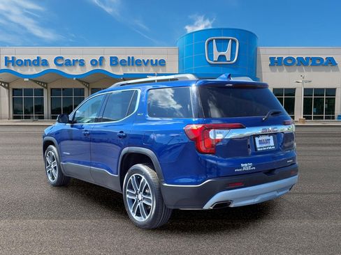 Used 2023 GMC Acadia SLT w/ Technology Package AWD/4WD image 3