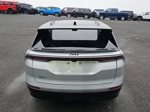 Used 2024 Jeep Wagoneer Launch Edition image 5