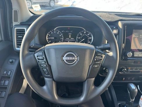 Used 2022 Nissan Frontier SV w/ Technology Package image 17