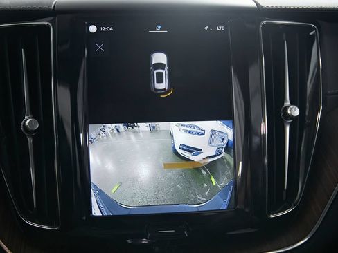 Certified 2023 Volvo XC60 B5 Ultimate AWD/4WD image 30