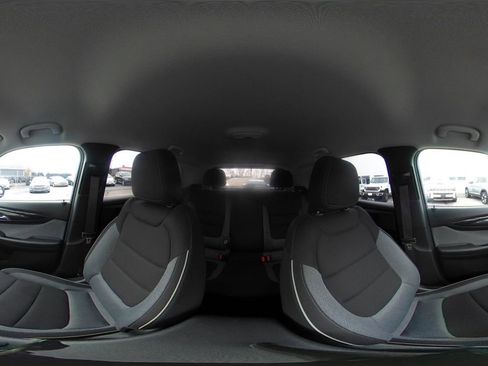 Used 2025 Chevrolet TrailBlazer LT image 40