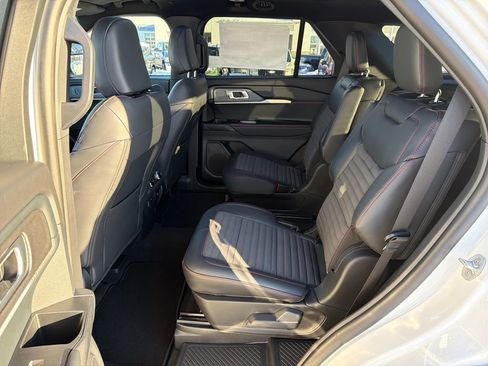 New 2026 Ford Explorer ST-Line w/ ST-Line Street Pack image 25