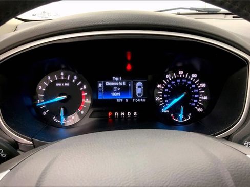 Used 2015 Ford Fusion SE w/ Equipment Group 201A image 24