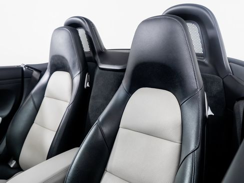 Used 2022 Porsche 718 Boxster S image 3