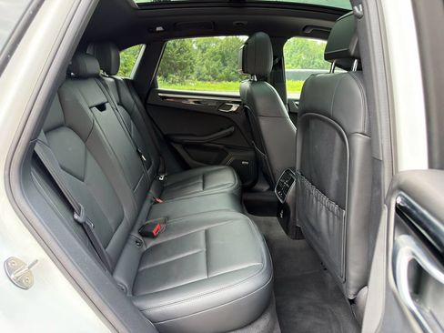 Used 2020 Porsche Macan w/ Premium Package Plus AWD/4WD image 35