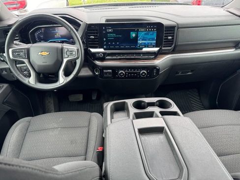 Used 2025 Chevrolet Silverado 1500 LT AWD/4WD image 11