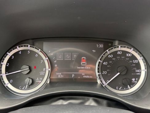 Used 2023 Toyota Highlander LE FWD image 31