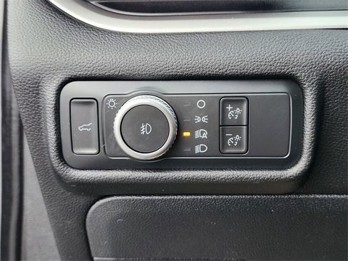 Certified 2022 Ford Explorer XLT w/ Equipment Group 202A image 25