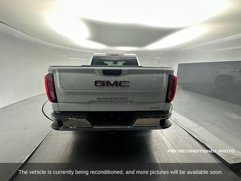 Used 2025 GMC Sierra 1500 SLT image 4