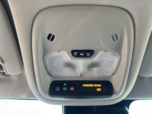 Used 2024 Chevrolet TrailBlazer LT image 28