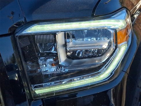 Used 2021 Toyota Tundra Limited w/ Limited Premium Package image 9