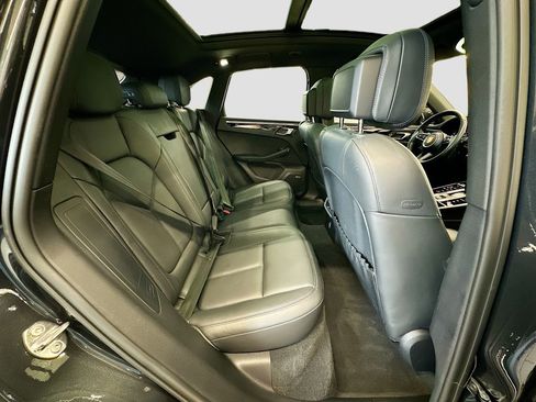 Certified 2022 Porsche Macan S AWD/4WD image 29