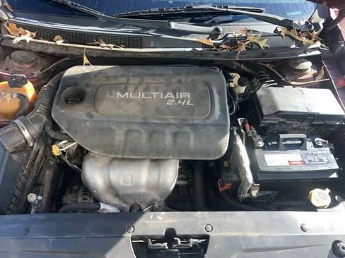 Used 2015 Chrysler 200 Limited image 7