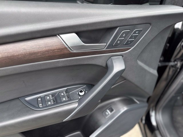 Used 2023 Audi Q5 2.0T Premium AWD/4WD image 14