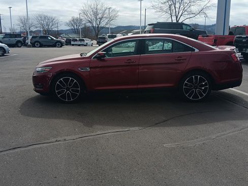 Used 2017 Ford Taurus SEL w/ Equipment Group 201A image 9