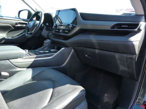 Used 2020 Toyota Highlander Limited w/ Protection Package #3 AWD/4WD image 14