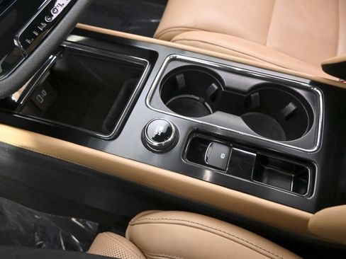 Certified 2020 Lincoln Corsair Reserve w/ Equipment Group 202A image 32