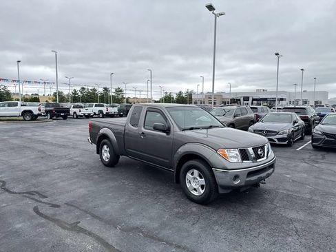 Used 2007 Nissan Frontier SE w/ SE Value Truck Pkg AWD/4WD image 6