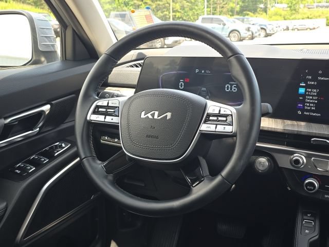 Used 2025 Kia Telluride EX w/ EX Captain's Chair Package FWD image 39