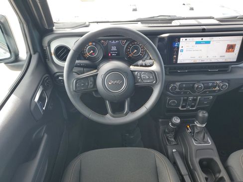 Used 2024 Jeep Wrangler Sport image 19