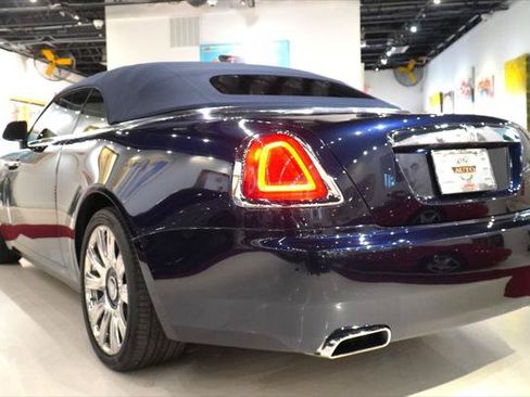 Used 2016 Rolls-Royce Dawn RWD image 14