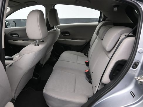 Used 2018 Honda HR-V LX image 12