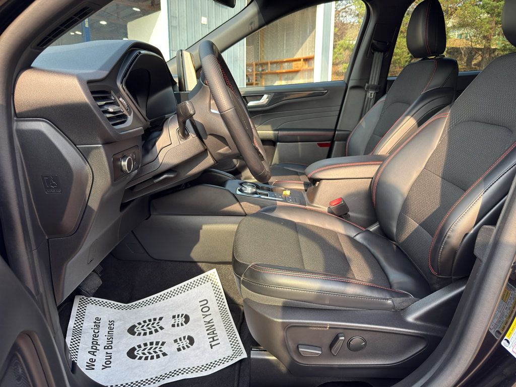 Certified 2025 Ford Escape Platinum AWD/4WD image 14