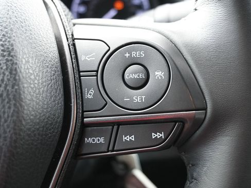 Used 2023 Toyota Camry SE FWD image 12