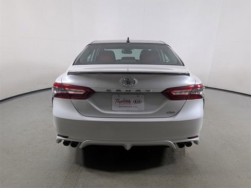 Used 2019 Toyota Camry XSE image 6